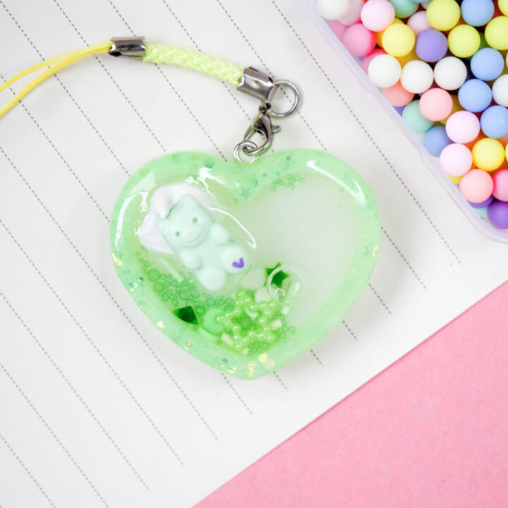 Resin Heart Shaker (Green) Resin Heart Shaker (Green)
